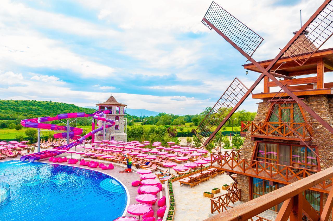 The Wind Mills Hydropark 4*